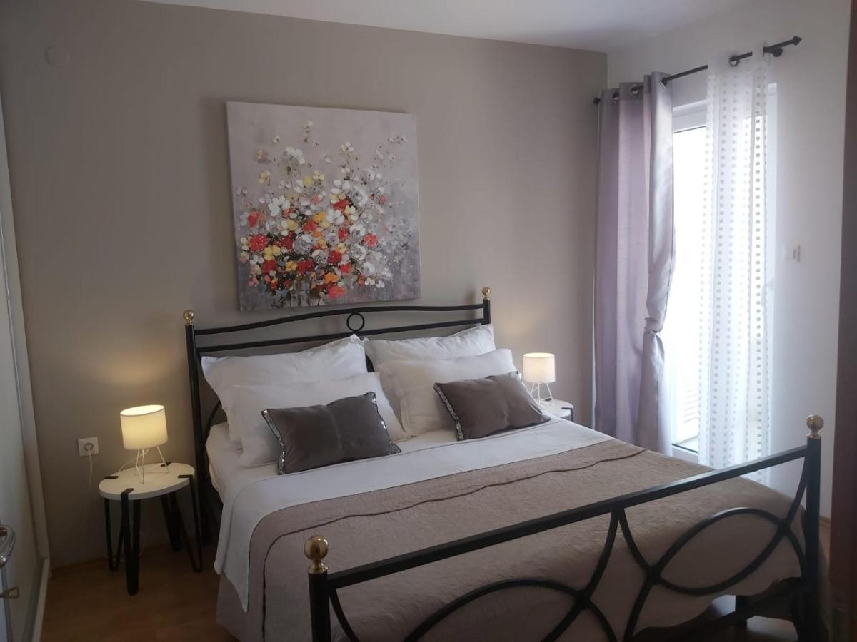 Villa Seaview With Pool - Apartment Yellow Trogir Luaran gambar